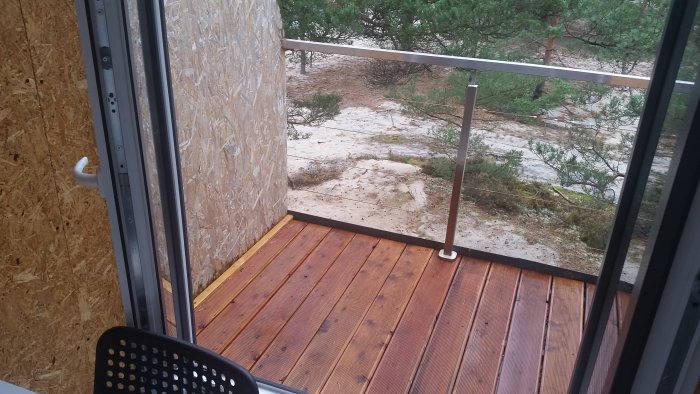 Studio czteroosobowe małe z balkonem.