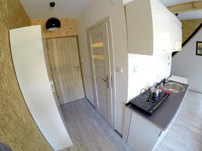 Studio czteroosobowe małe.