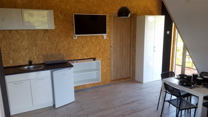 Apartament czteroosobowy z dużym tarasem i oddzielną sypialnią