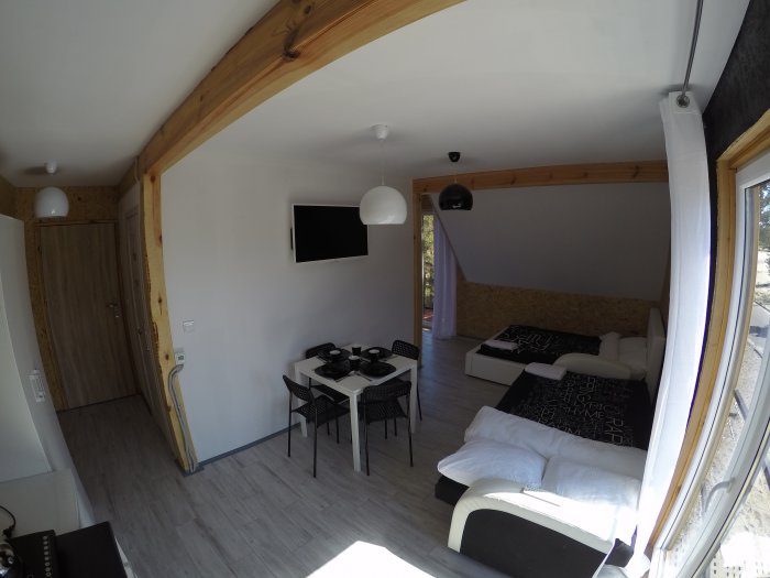 Apartament czteroosobowy studio z balkonem