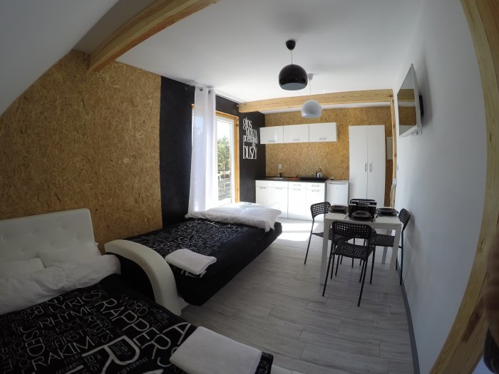 Apartament czteroosobowy studio z balkonem