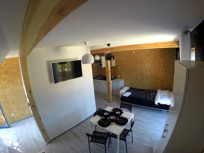 Apartament czteroosobowy studio z balkonem.